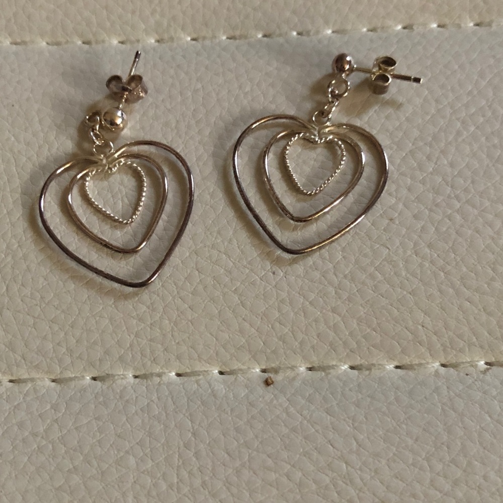 Dangling elegant heart post earrings silver